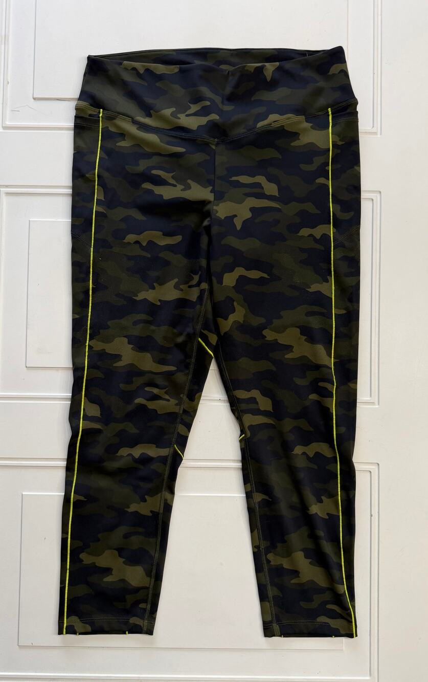 Victorias Secret PINK Womens Sz XL Green Camo Ankle Cropped Yoga Pants Leggings